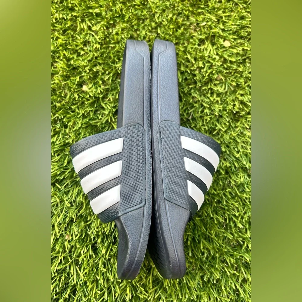Adidas Adilette Black‎ and White Shower Slides in Excellent Condition SZ 7 COMFY